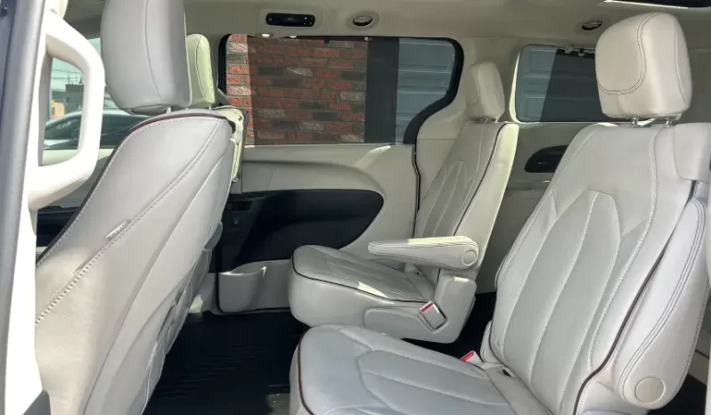2018 Chrysler Pacifica full