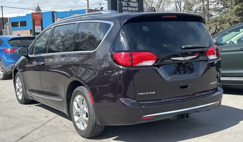 2018 Chrysler Pacifica full