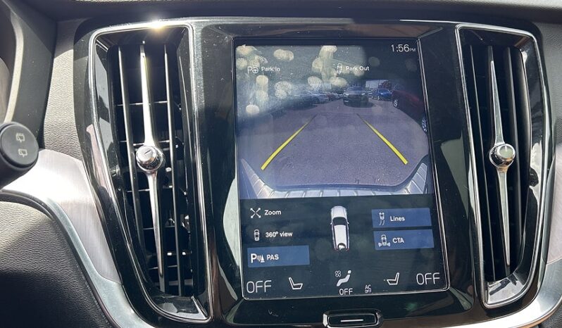 2019 Volvo V60 Cross Country full