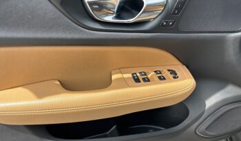 2019 Volvo V60 Cross Country full