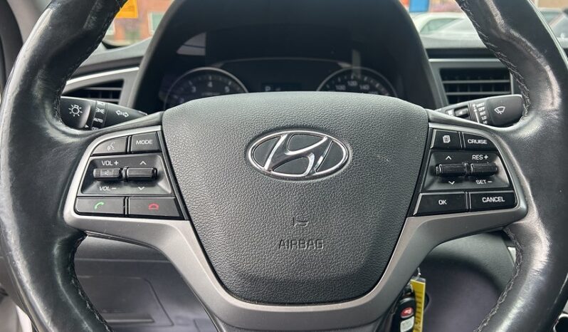 2018 Hyundai Elantra full