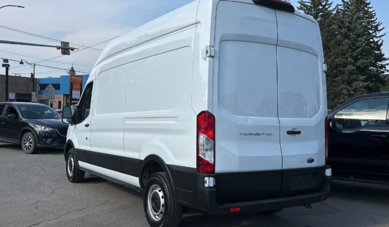 2022 Ford Transit Cargo Van full