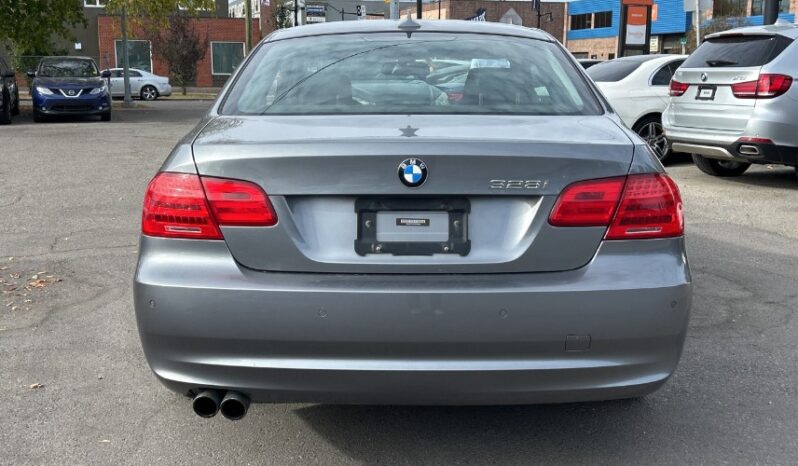 2012 BMW 3 Series full