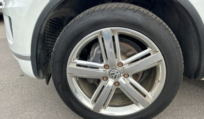 2017 Volkswagen Touareg full