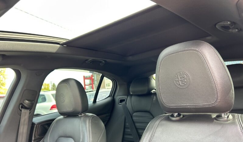 2018 Alfa Romeo Stelvio full
