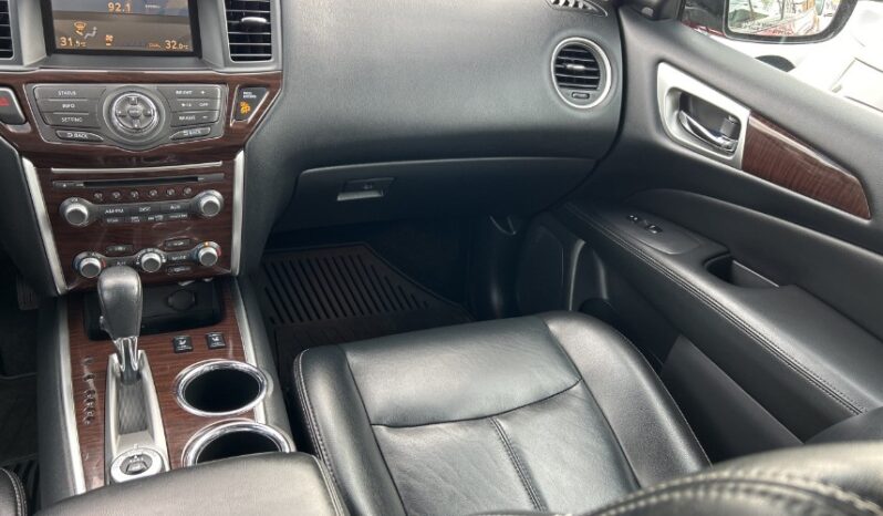 2016 Nissan Pathfinder full