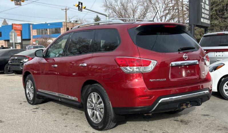 2016 Nissan Pathfinder full