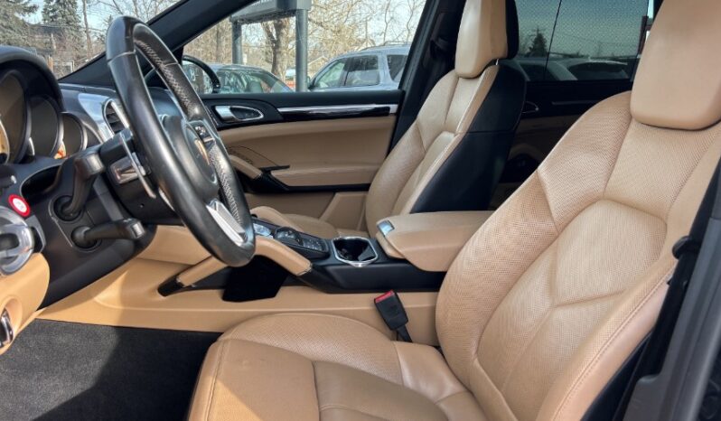 2016 Porsche Cayenne full