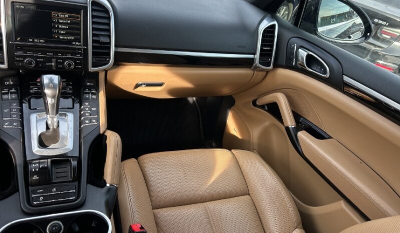 2016 Porsche Cayenne full