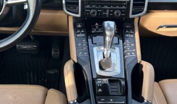 2016 Porsche Cayenne full