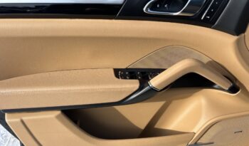 2016 Porsche Cayenne full