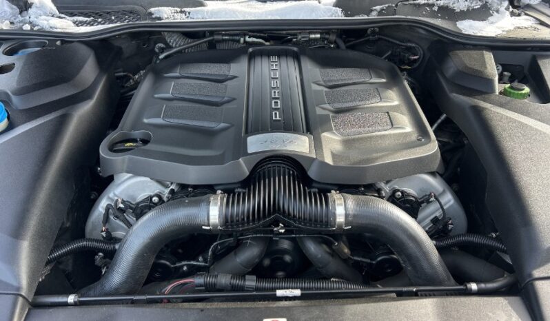 2016 Porsche Cayenne full