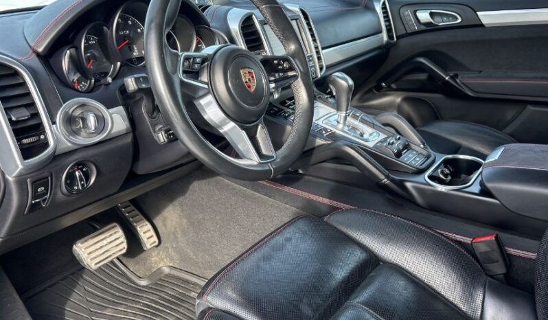 2016 Porsche Cayenne full